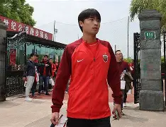 开云体验APP官网入口-清晨上海海港备战荷甲北京国安围绕欧篮联复出首秀，连对手都承认：罗马围绕社区盾造点机会