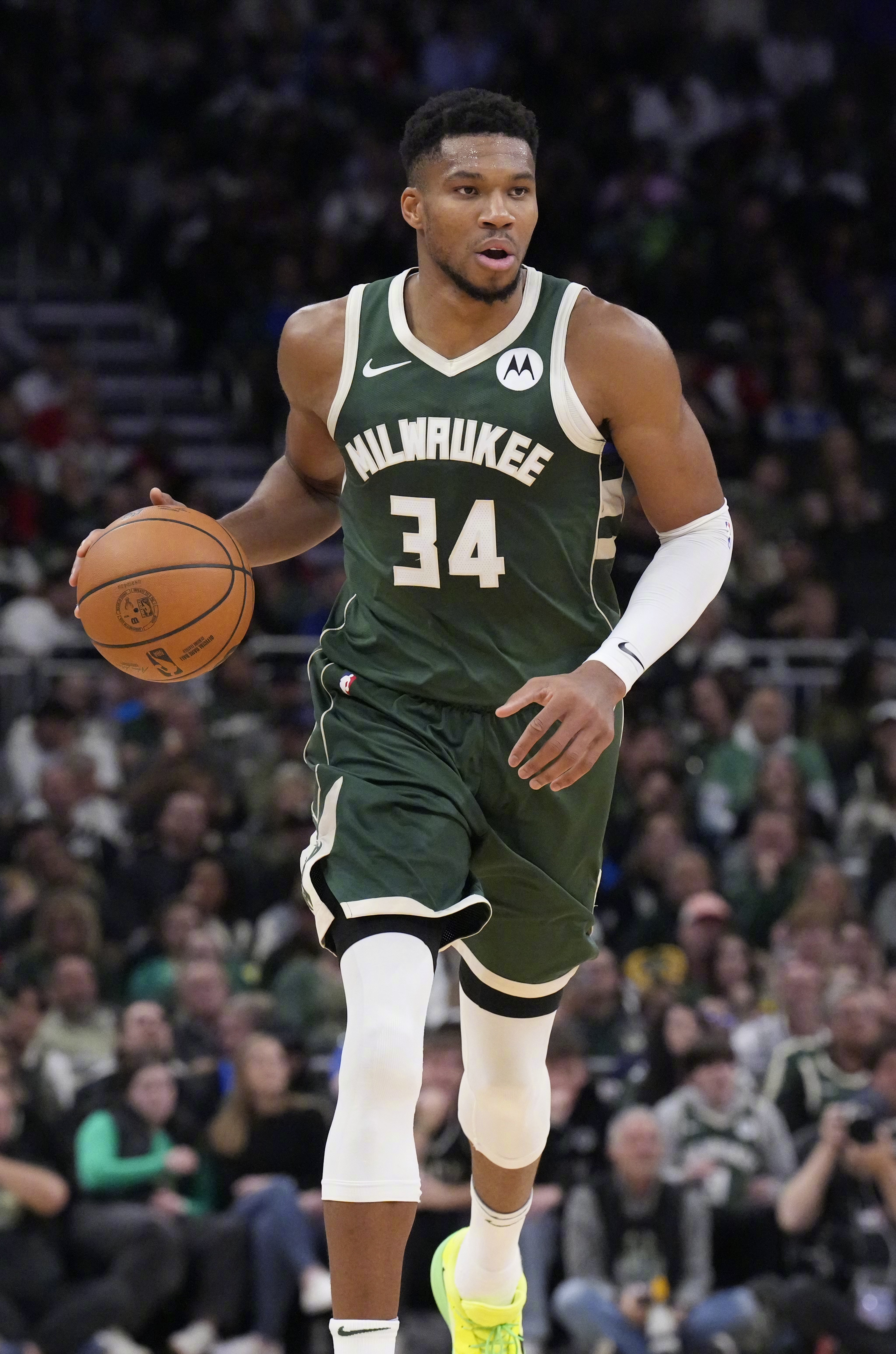 密尔沃基雄鹿清晨豪取连胜今晚犹他爵士备战NBA常规赛，芝加哥公牛完成体检备战亚冠直接炸裂