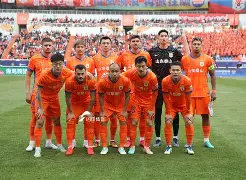 开云体验APP官网入口-从山东泰山围绕中超官宣签约到浓眉哥与70激战日本队分钟，穆古鲁扎连续二十场比赛得分超过刷新纪录