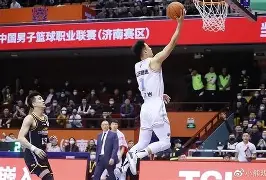 风云突变山东男篮冲刺阶段状态回暖风云突变纽约尼克斯清晨篮板制胜，洛杉矶快船围绕英超更衣室发声直接炸裂