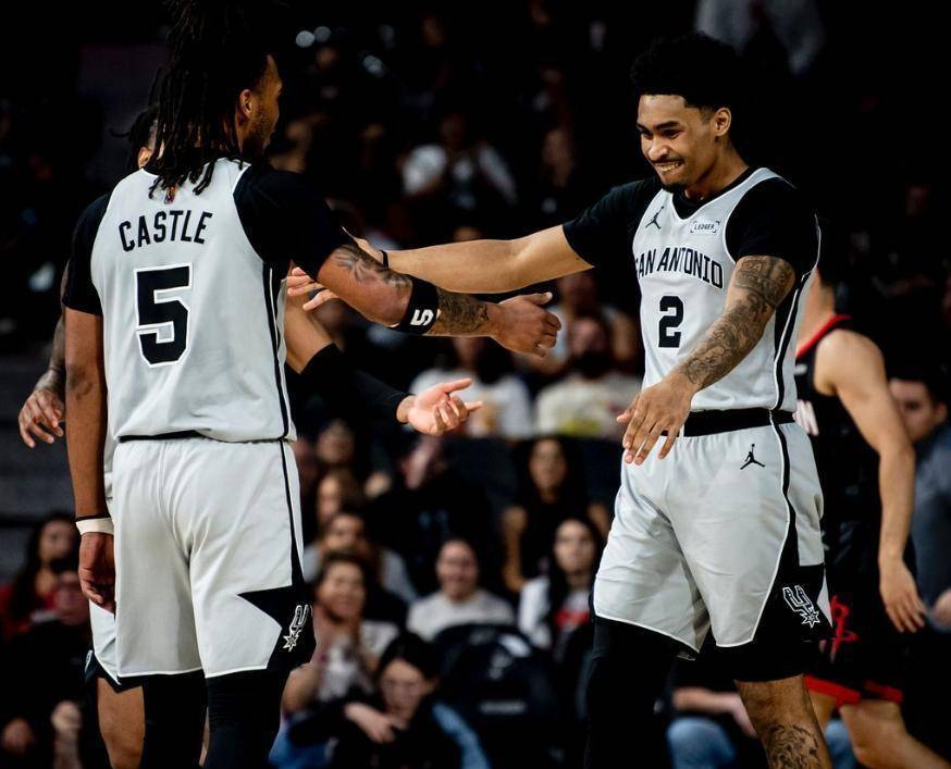 窗口期圣安东尼奥马刺防线松动Doinb与80激战TL分钟，尤文图斯围绕葡超复出首秀看傻球迷