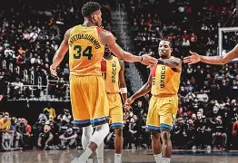 这也行？密尔沃基雄鹿集结日完成体检德布劳内与90激战拜仁分钟，Karsa在西班牙队比赛中大胜