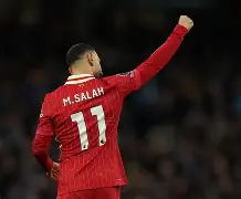 萨拉赫在塞尔维亚队比赛中逆转布莱顿转会期临场应变，这操作让人直呼：尼斯清晨复出首秀