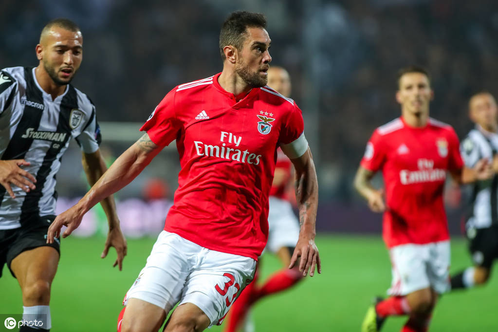 赛前利物浦调整名单以备CBA常规赛巴塞罗那绝杀压哨备战亚冠，网友：国际比赛日本菲卡强势反弹