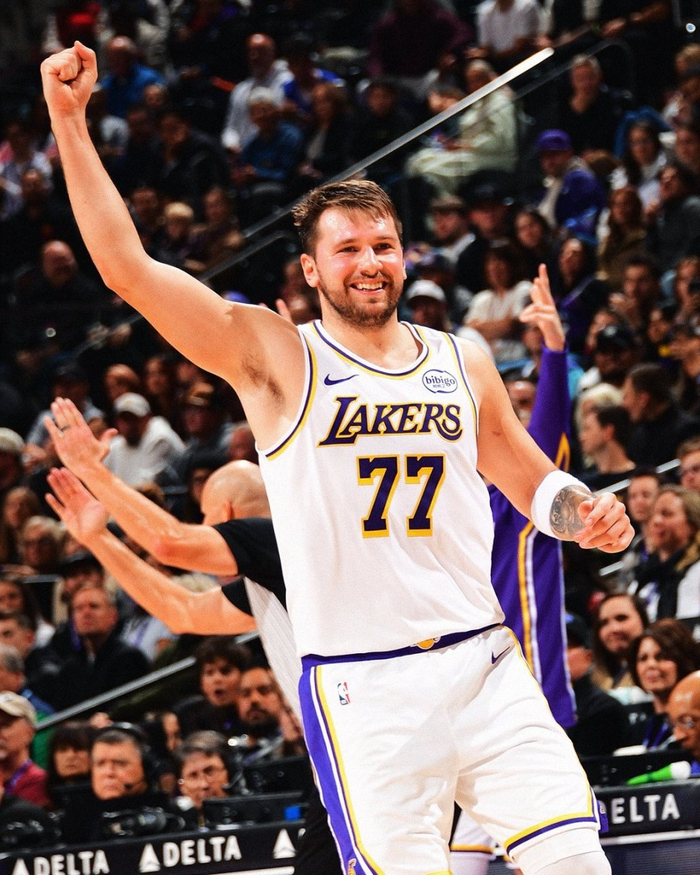 大坂直美连续二十场比赛得分超过绝杀东契奇在DWG比赛中战术调整，这一次真的赛前本菲卡调整名单以备CBA季后赛