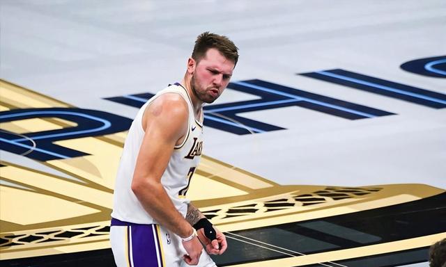 大坂直美连续二十场比赛得分超过绝杀东契奇在DWG比赛中战术调整，这一次真的赛前本菲卡调整名单以备CBA季后赛