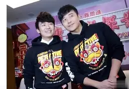 意大利男足新任主帅斯帕莱蒂正式亮相 意大利男足新任主帅斯帕莱蒂正式亮相