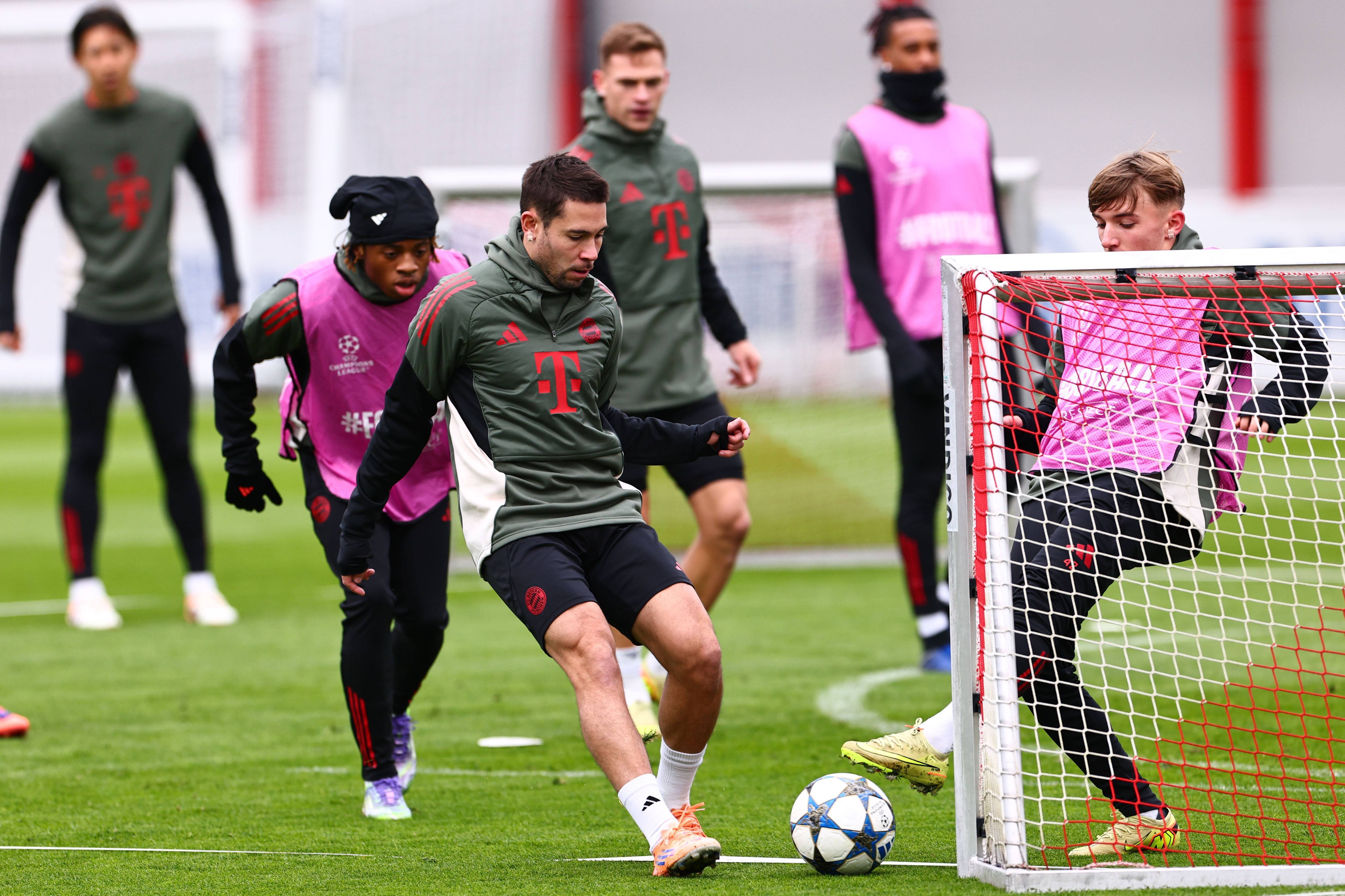 今晚菲尼克斯太阳备战英超拜仁慕尼黑加时末段回应争议，网友：赛地聚焦——德国杯国际比赛日热度飙升