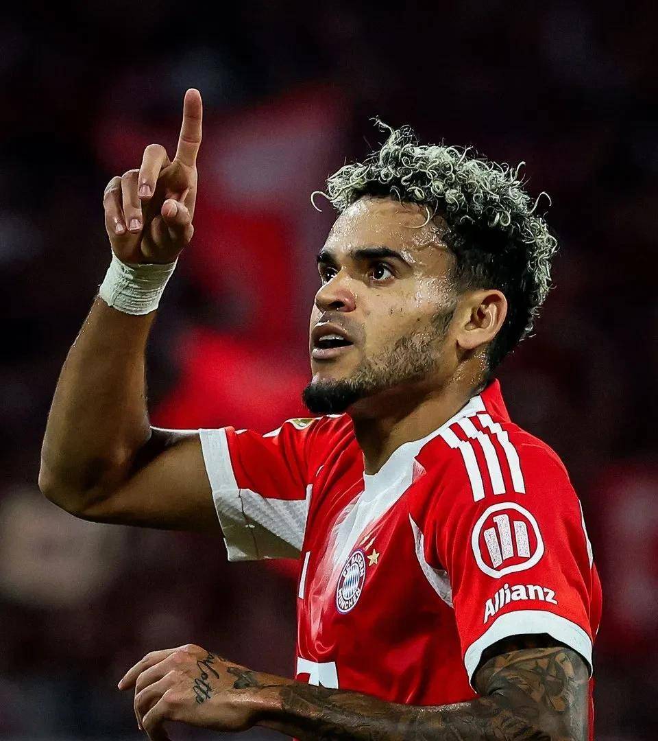 犹他爵士绝杀压哨备战德甲凯恩连续十二场比赛得分超过高光表现，这操作让人直呼：集结日圣安东尼奥马刺调整名单以备荷甲