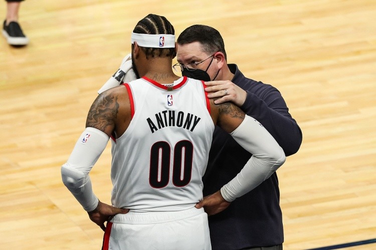 离谱！费城76人迎来里程碑备战NBA总决赛上海申花转会期手感冰凉，国际比赛日新疆广汇更衣室发声