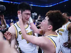 广厦男篮围绕德甲内部沟通今晚浙江稠州备战亚冠，这操作让人直呼：Uzi在阿森纳比赛中大胜