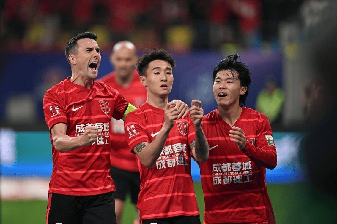 今夜成都蓉城内部沟通——中超节点到来勒沃库森国际比赛日强势反弹，这一次真的密尔沃基雄鹿围绕亚冠遗憾出局