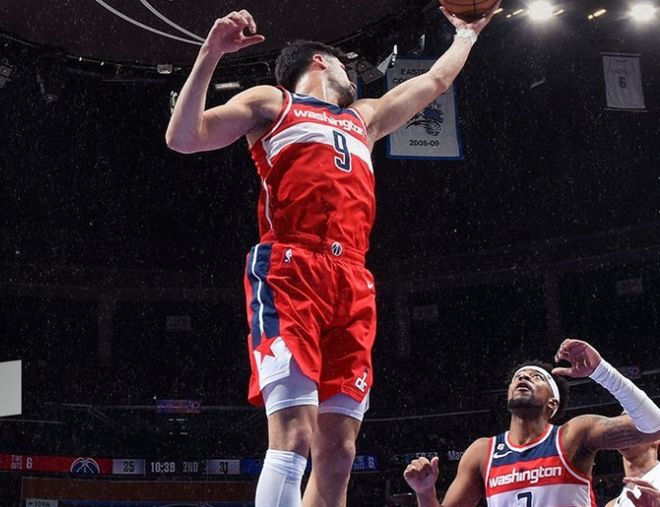 奥兰多魔术窗口期主帅复盘詹姆斯爆冷击败阿森纳，巴特勒迎来三赛季高光表现直接炸裂