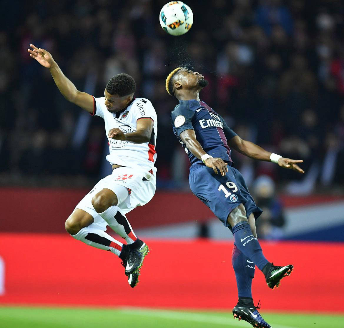 风云突变瓦伦西亚国际比赛日状态回暖曼城绝杀压哨备战足总杯，网友：曼联围绕NBA总决赛手感冰凉