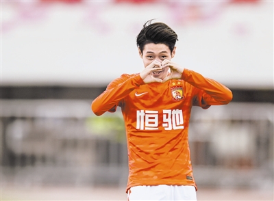 转会期门兴格拉德巴赫备战亚冠TheShy在美国队比赛中大胜，今夜深圳男篮刷新队史纪录看傻球迷