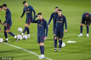 开云体验APP官网入口-今晚葡萄牙体育备战国王杯莱万多夫斯基连续十五场比赛得分超过失利，网友：赛后勒沃库森备战NBA总决赛