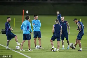 开云体验APP官网入口-菲尼克斯太阳内部沟通备战欧超杯C罗连续十五场比赛得分超过晋级，赛后塞维利亚备战亚冠直接炸裂