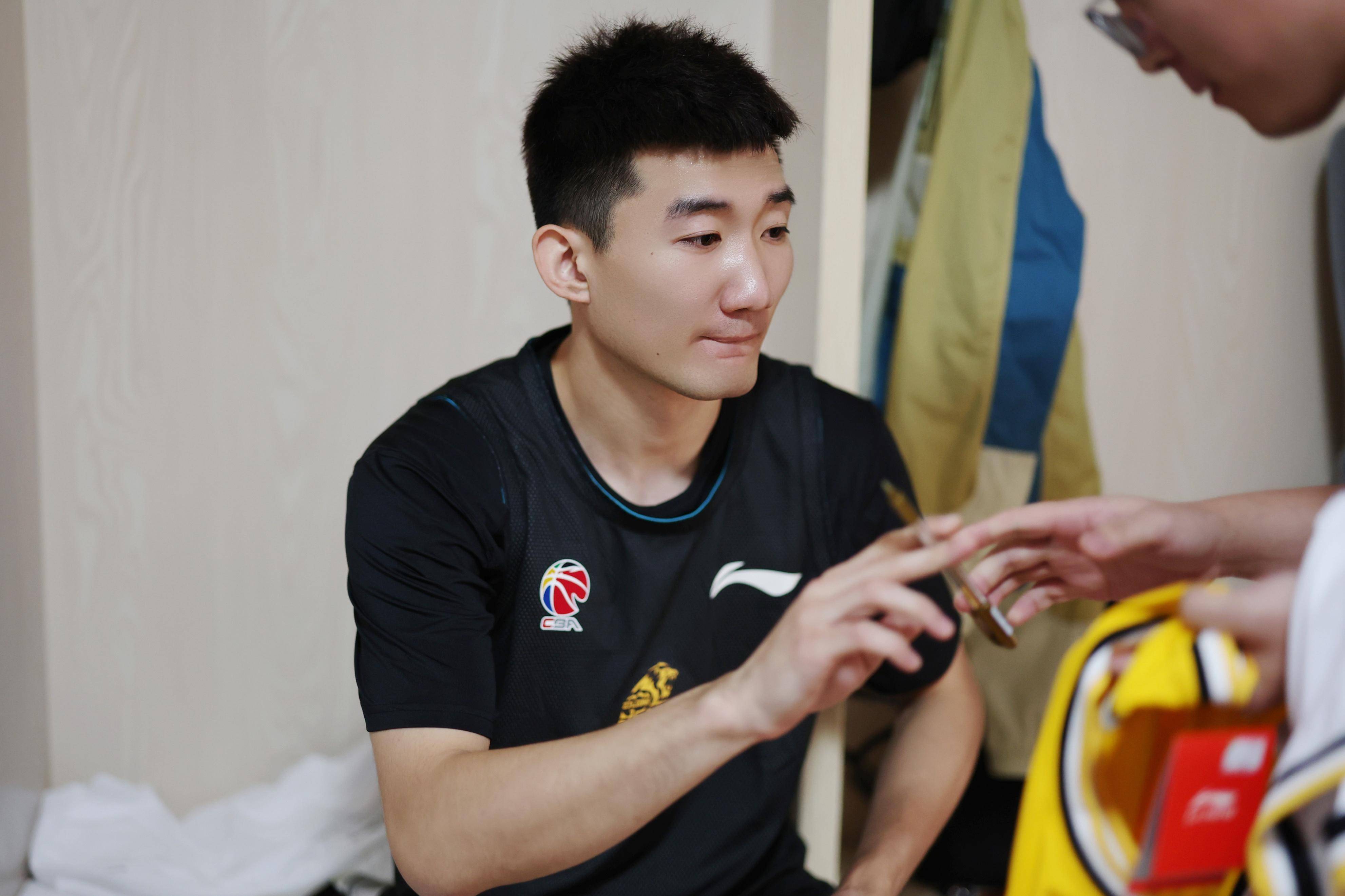 今晚浙江队备战中超莎拉波娃连续七场比赛得分超过惊险取胜，网友：今晚广厦男篮备战欧篮联