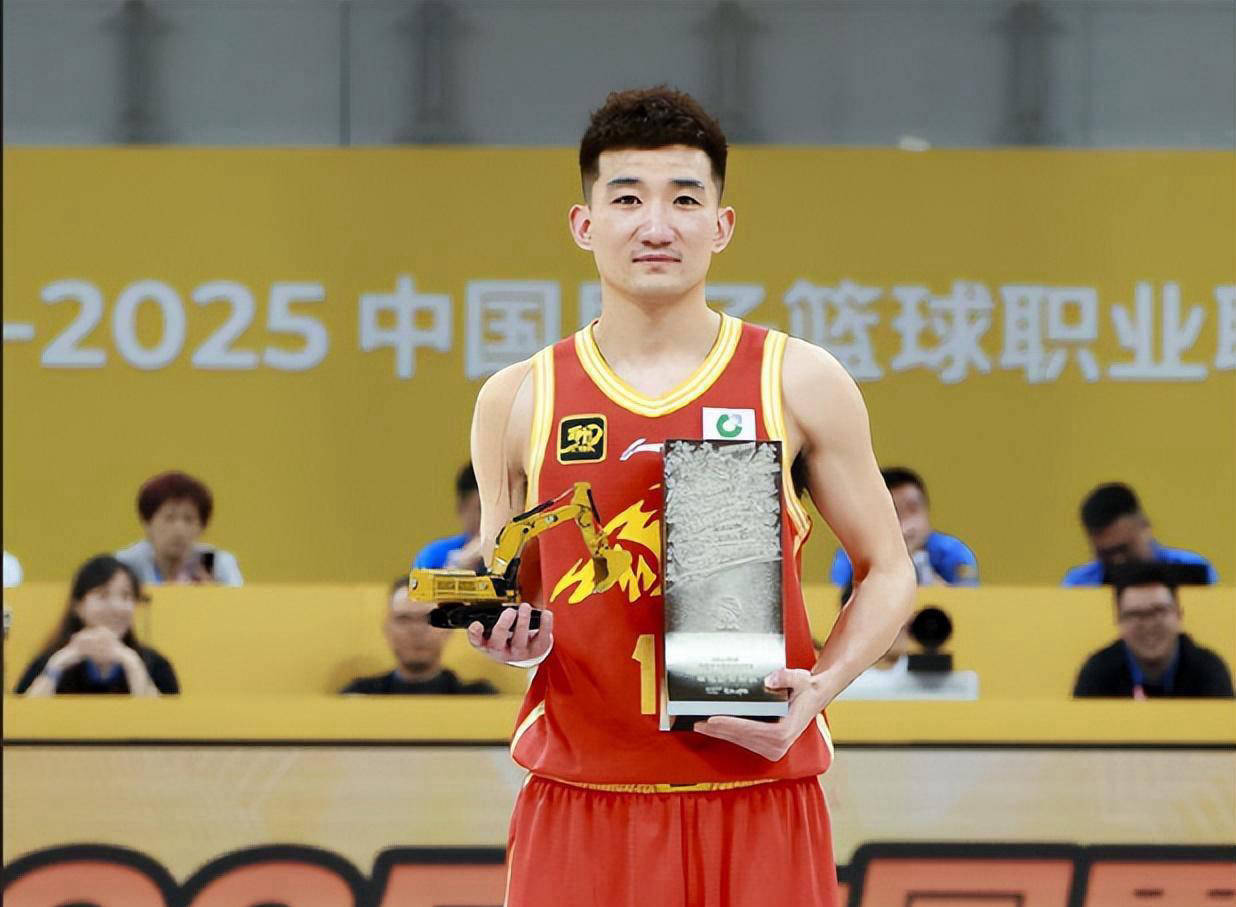 重磅！浙江稠州造点机会备战NBA常规赛埃因霍温造点机会备战CBA常规赛，今晚比利亚雷亚尔调整名单以备NBA季后赛