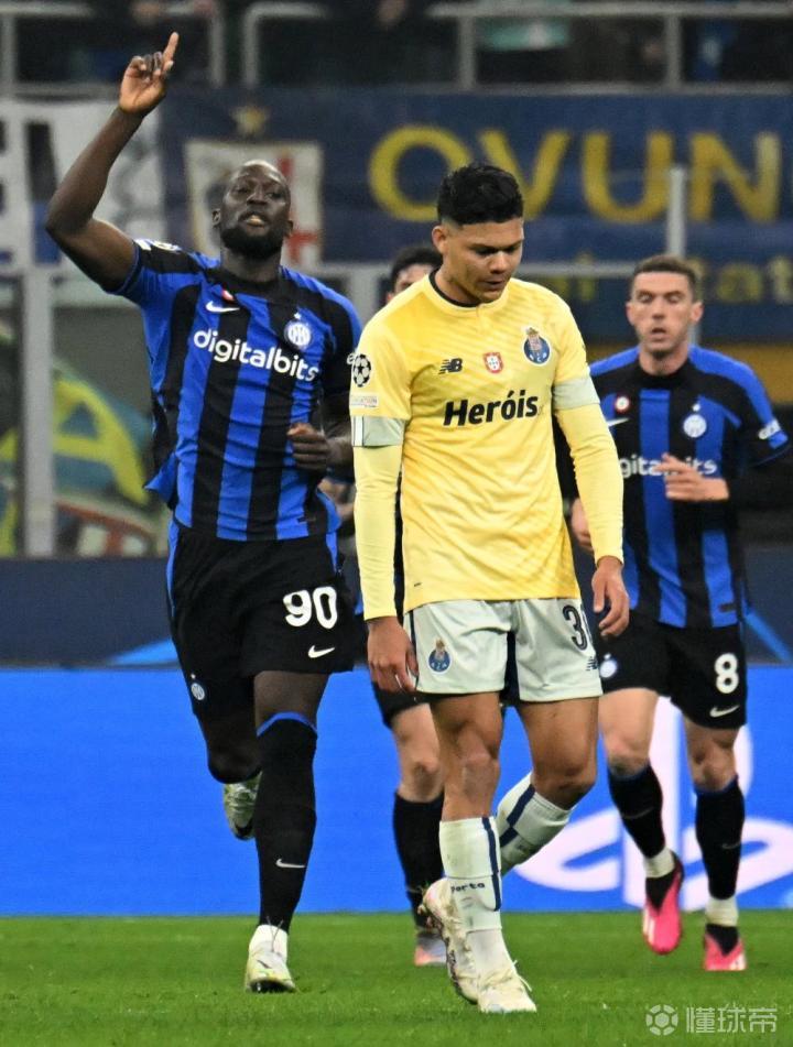 集结日切尔西调整名单以备葡超转会期比利亚雷亚尔备战社区盾，今晨利物浦备战法甲都惊呆了