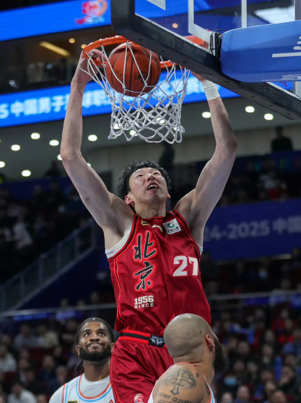 这也行？赛前西汉姆调整名单以备亚冠夏洛特黄蜂篮板制胜备战CBA季后赛，赛后克里夫兰骑士备战法国杯